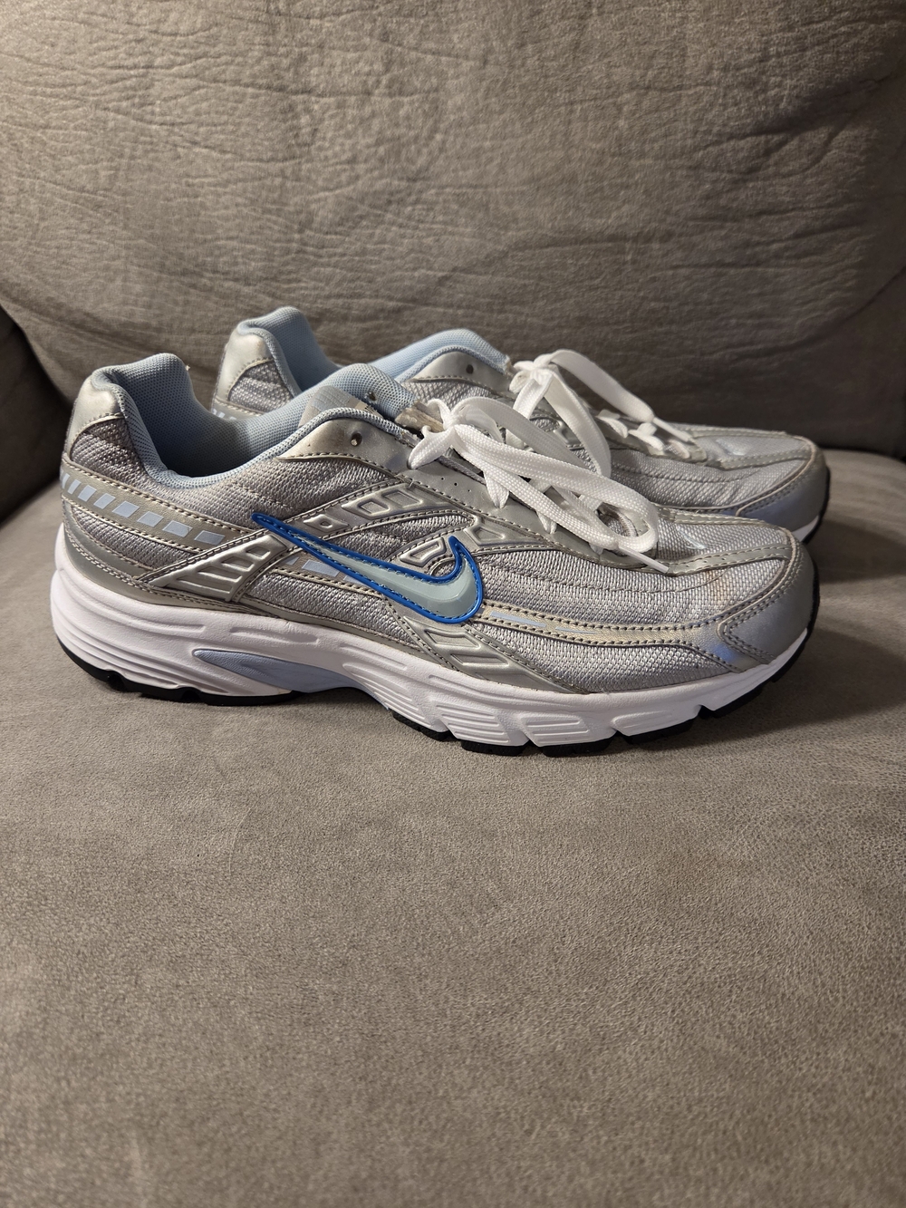 Nike Silver and Blue Women's Athletic Sneakers